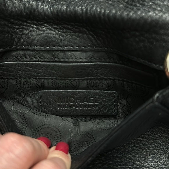Michael Kors small cross body purse - Picture 4 of 8